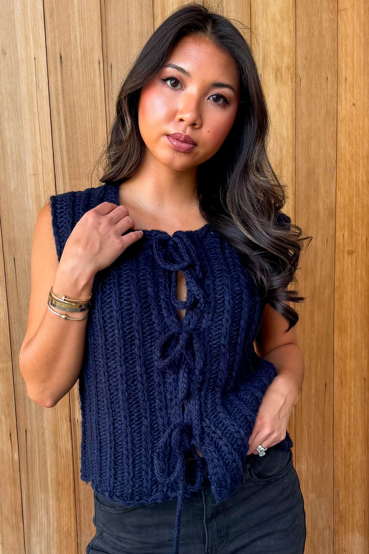 Secret moments Sleeveless Sweater